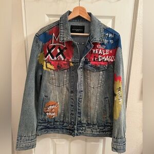 This type 4 denim jacket is crafted from a premium denim